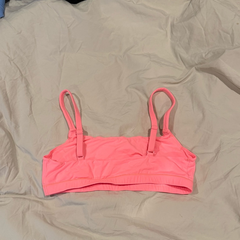 SKIMS Fits Everybody Scoop Neck Bra - Picture 2 of 3
